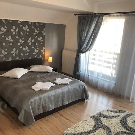Hotel Boutique Garden Resort By Brancoveanu Moieciu de Jos Bagian luar foto
