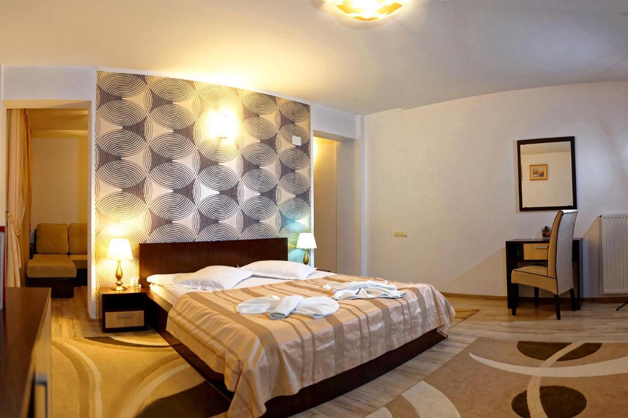 Hotel Boutique Garden Resort By Brancoveanu Moieciu de Jos Bagian luar foto