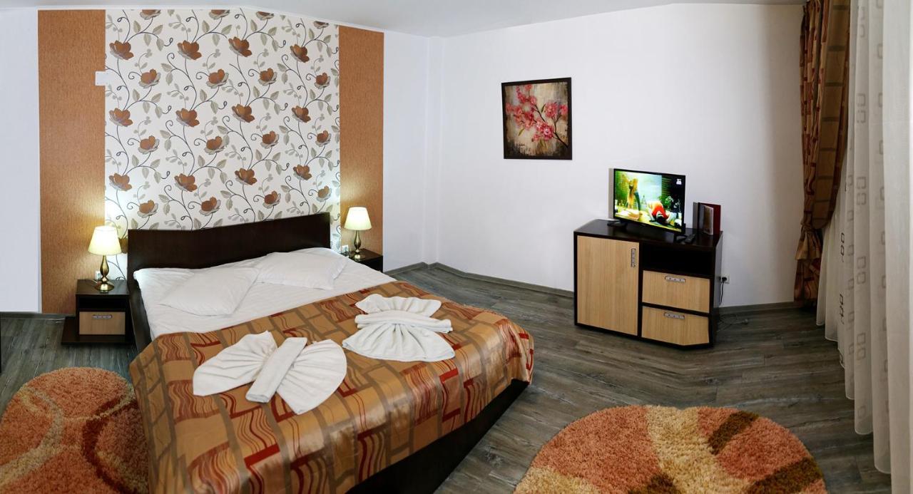 Hotel Boutique Garden Resort By Brancoveanu Moieciu de Jos Bagian luar foto