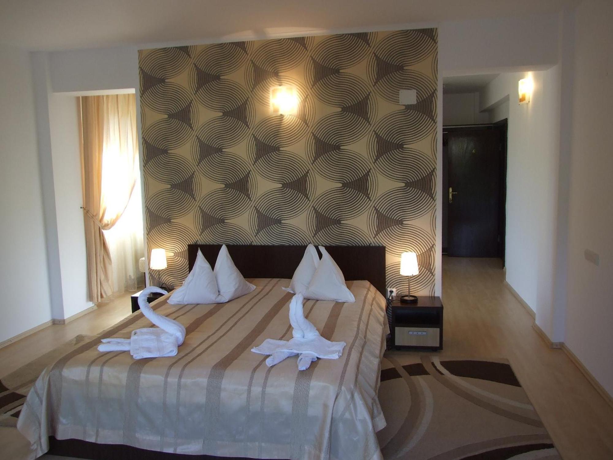 Hotel Boutique Garden Resort By Brancoveanu Moieciu de Jos Bagian luar foto