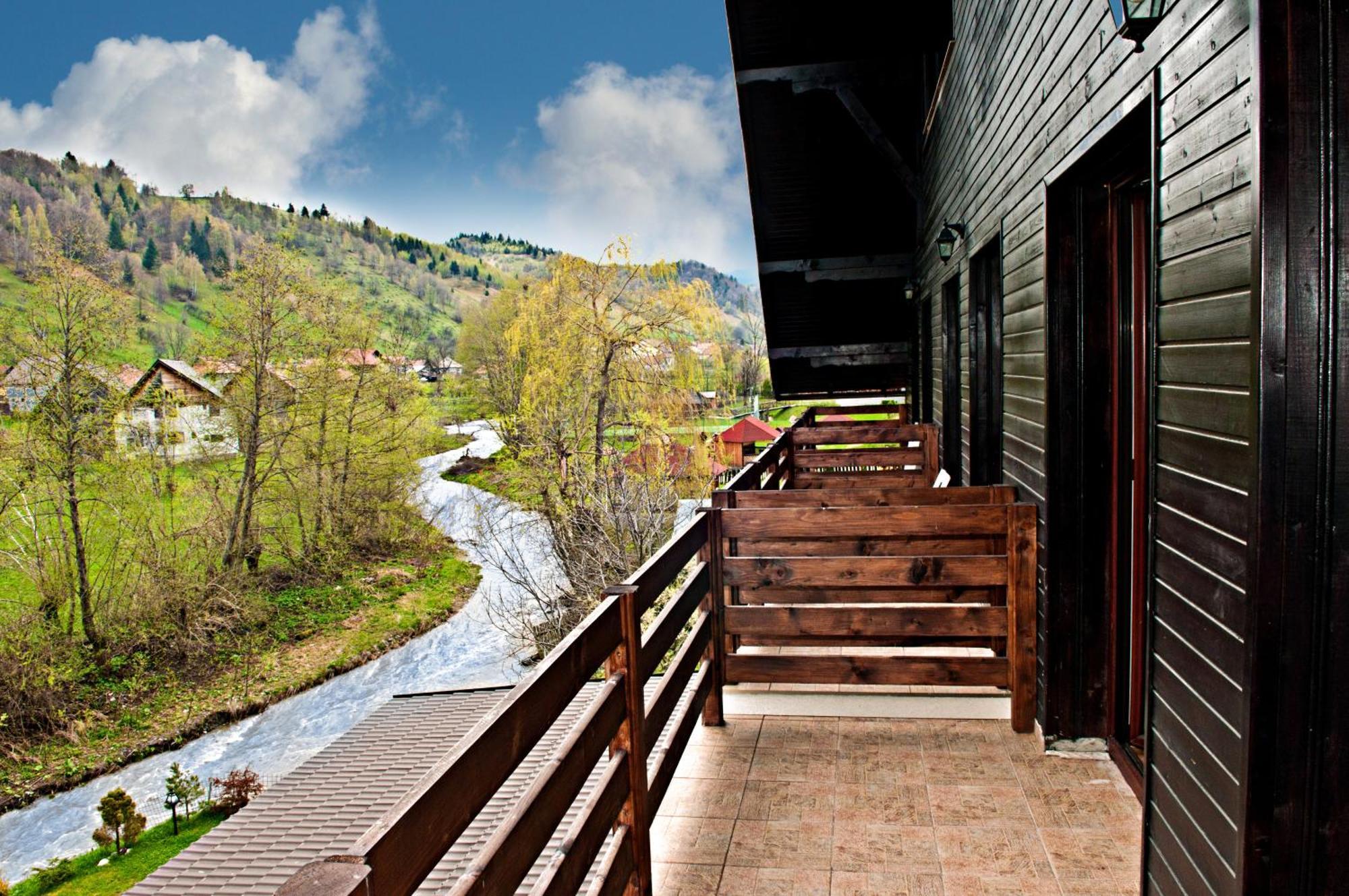 Hotel Boutique Garden Resort By Brancoveanu Moieciu de Jos Bagian luar foto